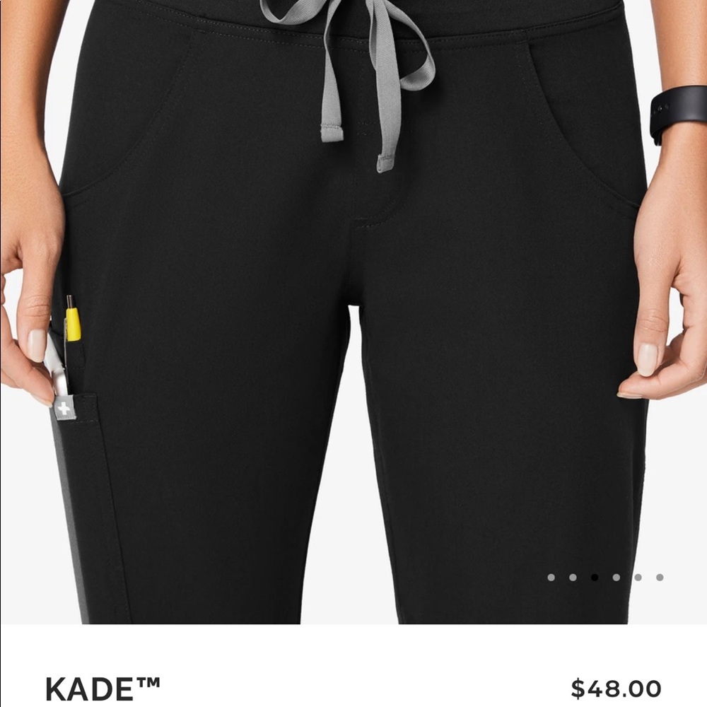 FIGS black scrub bottom